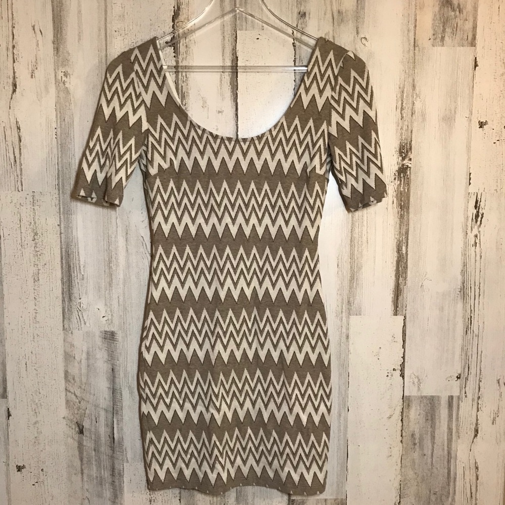 Maitai Donna Dress Size Small NWT